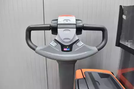 Wózek wysokiego podnoszenia 2019  Toyota SWE 120 (6)