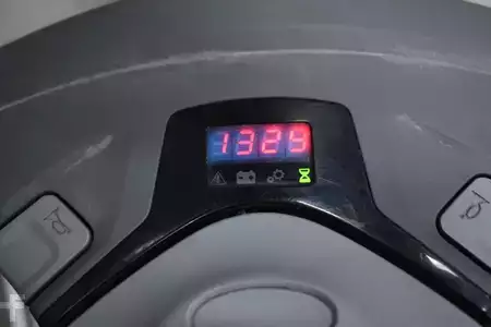 Wózek wysokiego podnoszenia 2019  Toyota SWE 120 (8)