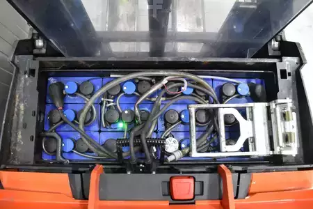 Wózek wysokiego podnoszenia 2017  Toyota SWE 200D (9)