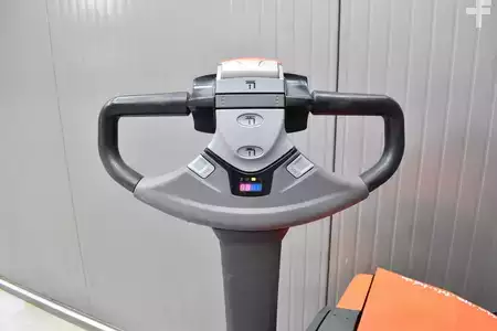 Wózek wysokiego podnoszenia 2017  Toyota SWE 200D (6)