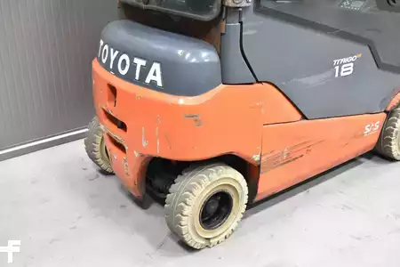 Eléctrico - 4 rodas 2020  Toyota 8FBM20T (8)