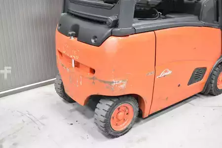 4-wiel elektrische heftrucks 2013  Linde E 16 PH - 01 (8)