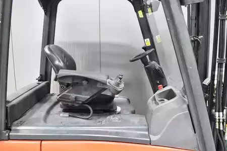4-wiel elektrische heftrucks 2010  Linde E 18 PH (5)
