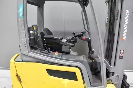 3-wiel elektrische heftrucks 2018  Jungheinrich EFG 220 (5)