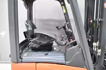 3-wiel elektrische heftrucks 2013  Linde E 12 - 01 (5)