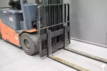 Elektro 4 Rad 2020  Toyota 8FBMT35 (6)