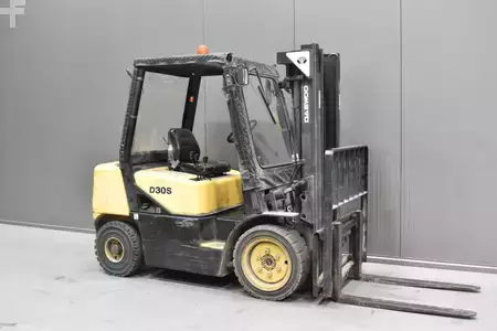 Diesel heftrucks 1999  Daewoo D 30-3 (1)
