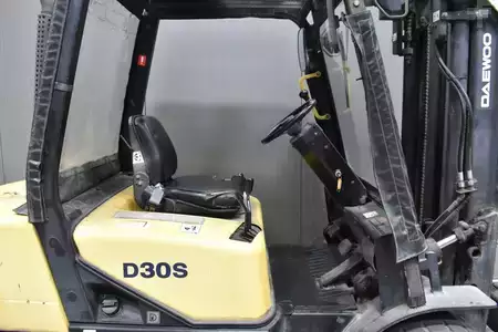 Diesel heftrucks 1999  Daewoo D 30-3 (5)
