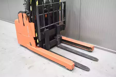 Apilador eléctrico 2012  BT RWE 120 (5)