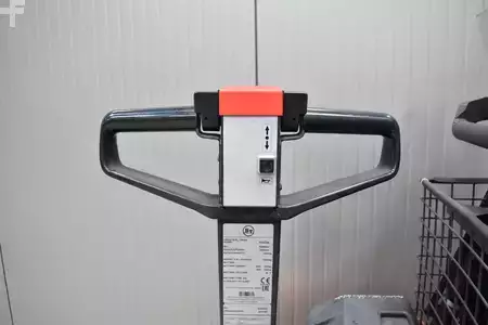 Apilador eléctrico 2012  BT RWE 120 (6)