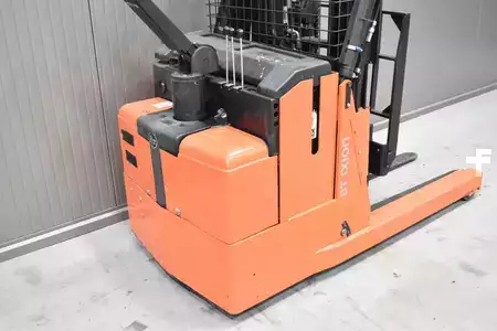 Apilador eléctrico 2012  BT RWE 120 (7)