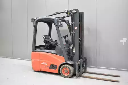 3-wiel elektrische heftrucks 2011  Linde E 16 C - 01 (1)
