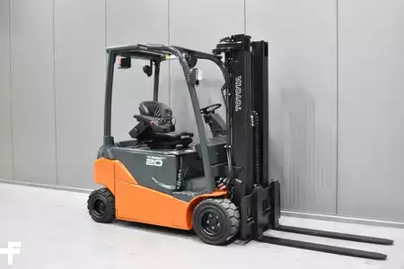 Electric - 4 wheels 2018  Toyota 8FBM20T (1)