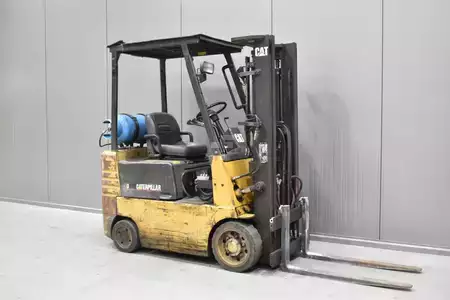 LPG Forklifts 1995  CAT Lift Trucks GC 15 (1)
