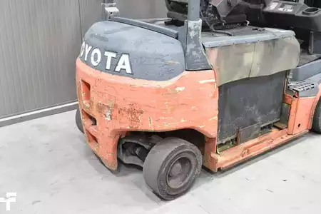 Elektro 4 Rad 2011  Toyota 8FBMT20 (8)