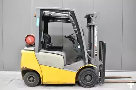 Wózki gazowe 2017  Jungheinrich TFG 320 (3)