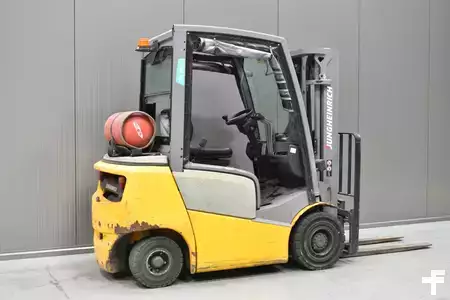 Wózki gazowe 2017  Jungheinrich TFG 320 (4)