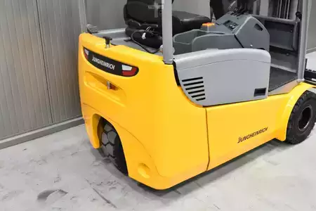 Electric - 3 wheels 2020  Jungheinrich EFG115 (8)