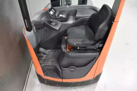 Carrelli retrattili 2017  Toyota RRE 140 H (7)