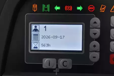 Carrelli retrattili 2017  Toyota RRE 140 H (9)