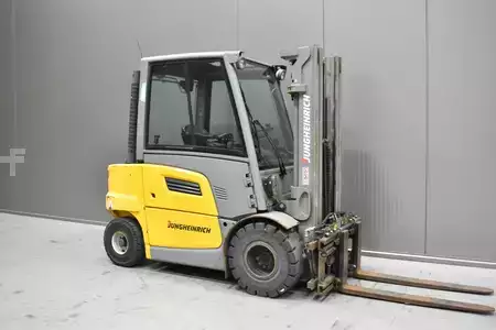 Dieselový VZV 2022  Jungheinrich DFG 425 s (1)