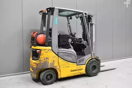 Wózki gazowe 2020  Jungheinrich TFG 316 s (4)