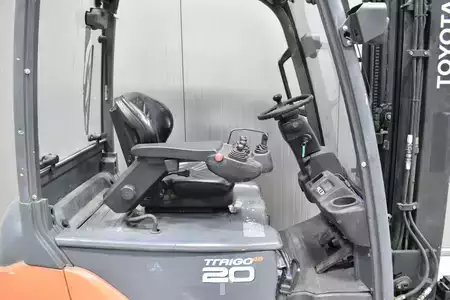 Elektro 4 Rad 2012  Toyota 8FBMT20 (5)