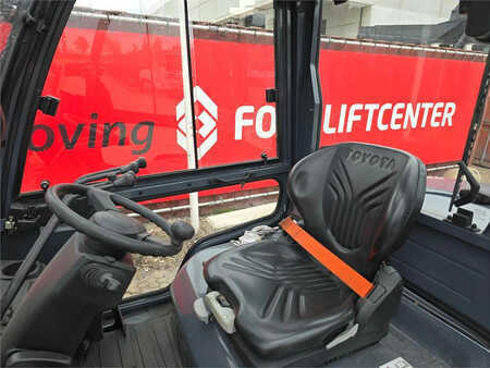 Carrelli elevatori diesel 2022  Toyota 8FD70F (13)