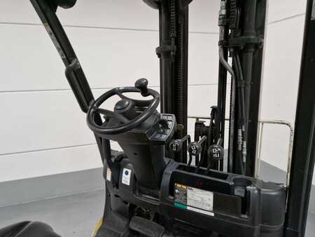 LPG Forklifts 2013  Yale GLP20VX E2170 (10) 