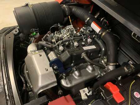 Chariot élévateur diesel 2023  Toyota 8FD45F (9)