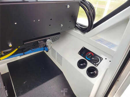 Terminaltraktor 2024  Terberg YT220 (18)