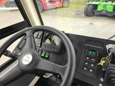 Terminálový traktor  Terberg YT220 (15)