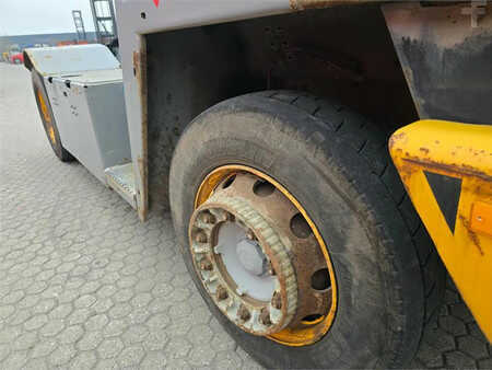 terminal traktor 2014  Terberg TT223 (10)