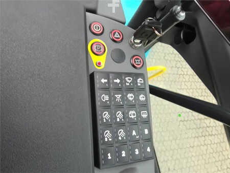 Dieselstapler 2025  SMV Konecranes SMV 25-1200C (15)