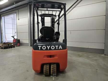 Empilhador compacto 2024  Toyota 8FBE20T (8)