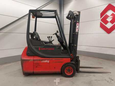 Chariot élévateur compact 1999  Linde E16 (1)