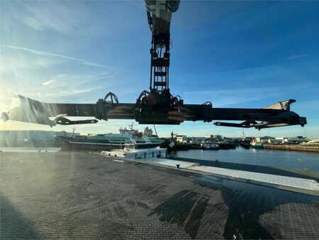 Reachstacker 2019  Kalmar DRG450-75S6HCXS (3)