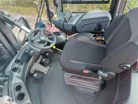 Dieseltrukki 2025  Kalmar DCG330-12 (17)