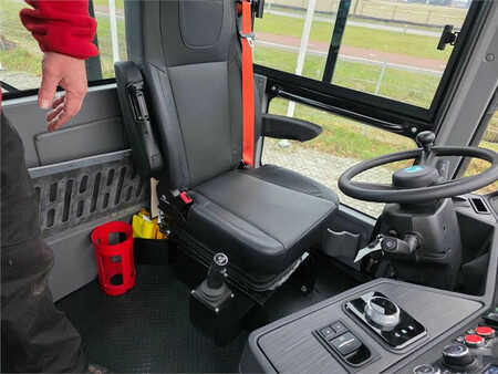 Terminálový traktor  WESTWELL E-Truck S2 (14)