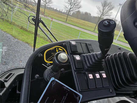 Terminálový traktor  MAFI R336 4x4 (22)