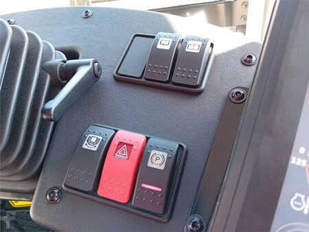 Terminálový traktor  MAFI R336 4x4 (22)