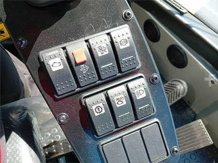 Terminálový traktor  MAFI R336 4x4 (21)
