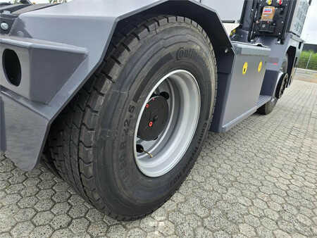 Terminálový traktor  MAFI R336 4x4 (16)