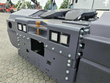 Terminálový traktor  MAFI R336 4x4 (10)