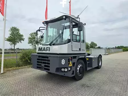 Trator de terminal  MAFI R336 4x4 (2)