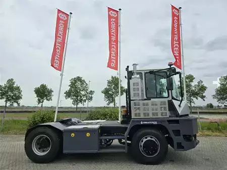 Trator de terminal  MAFI R336 4x4 (3)