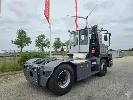 Trator de terminal  MAFI R336 4x4 (6)