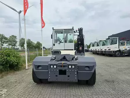 Trator de terminal  MAFI R336 4x4 (8)