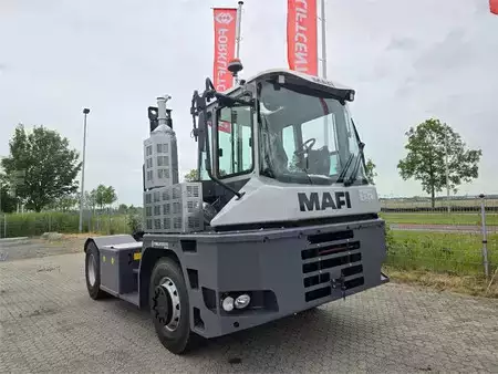 Trator de terminal  MAFI R336 4x4 (1)
