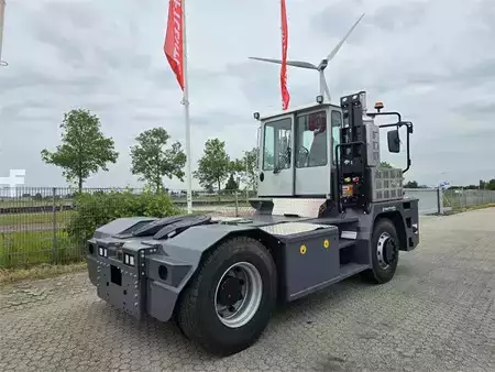 Trator de terminal  MAFI R336 4x4 (6)